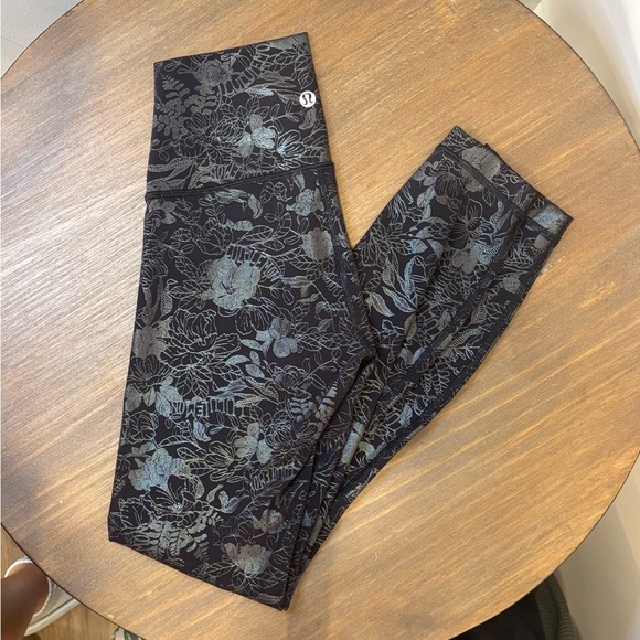 Lululemon Floral Black Wunder Under High-Rise Full-On Luxtreme Shine Leggings - Picture 6 of 7